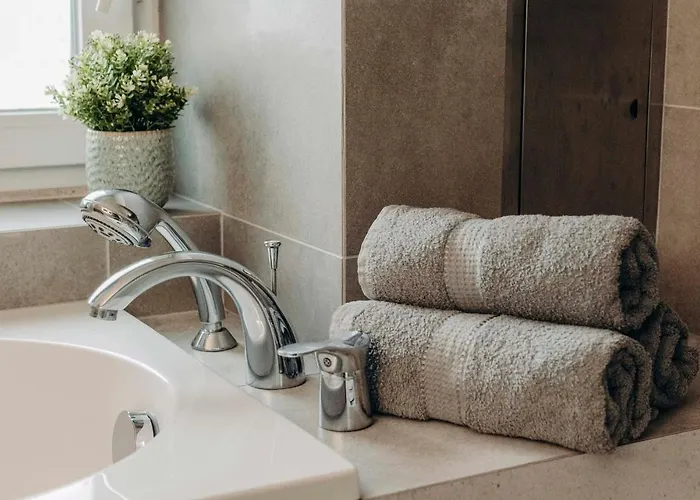 Wolska 80m2 - 7 People, 3 Apartament